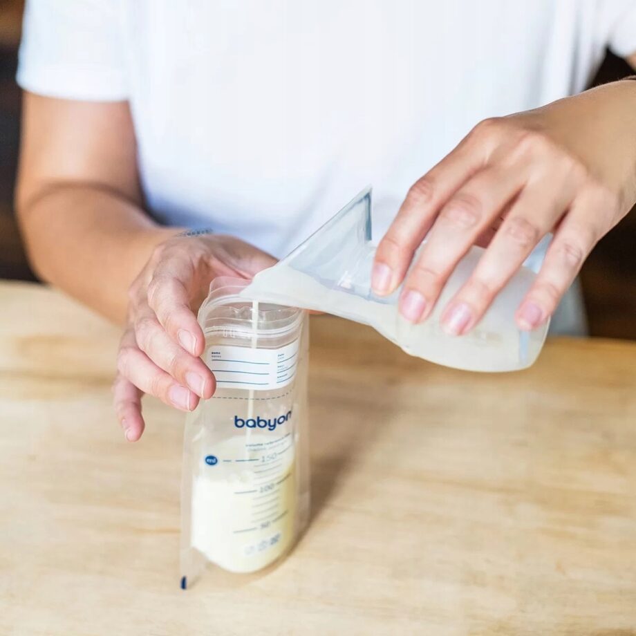 BABYONO KOLEKTOR SILIKONOWY POJEMNIK NA MLEKO 1399