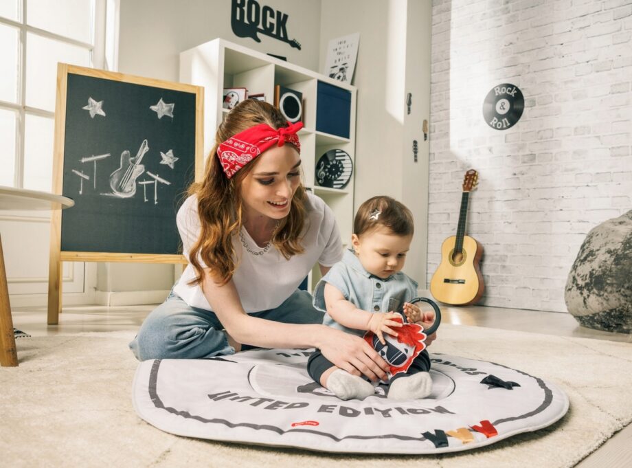 TINY LOVE MATA EDUKACYJNA DO ĆWICZEŃ Z PAŁĄKAMI DLA DZIECI TINY ROCKERS