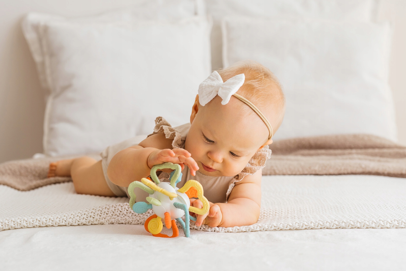 TULIFUN TERKOTEK PASTELOWY Z GRYZAKAMI 3M+