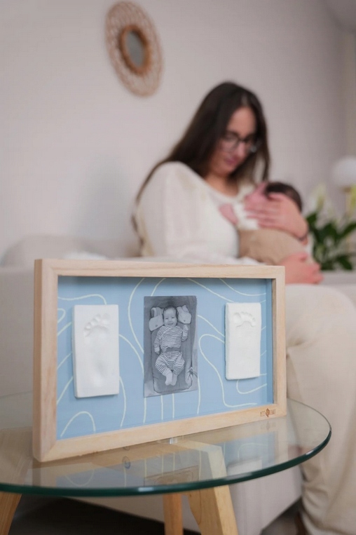 PETIT ARTICHAUT RAMKA NA ZDJĘCIE I DWA ODCISKI RĄCZKI NÓŻKI FALE