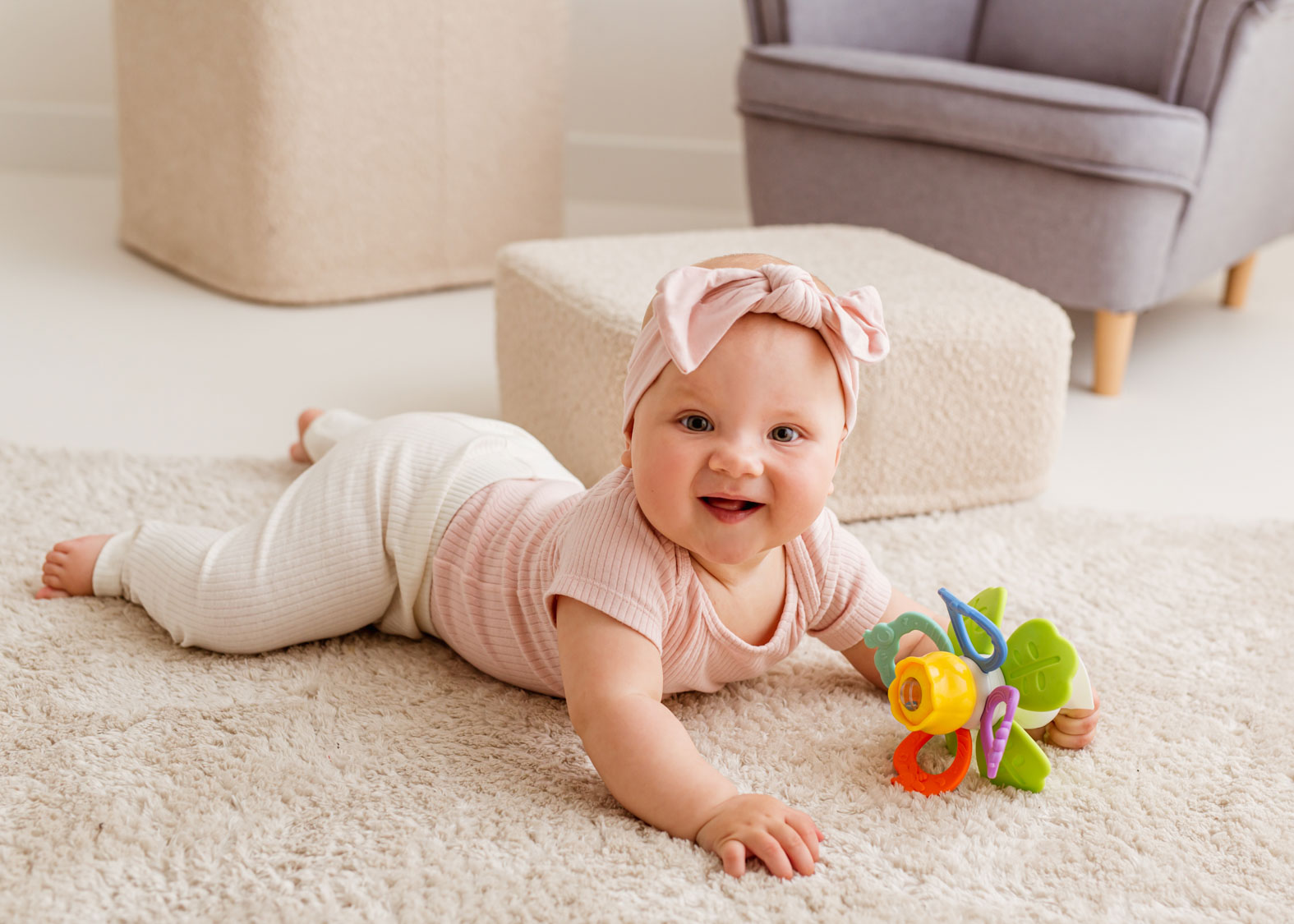 DUMEL TERKOCZĄCY OGRÓD Z PRZYSSAWKĄ KOLOROWY GRZECHOTKA GRYZAK 3M+