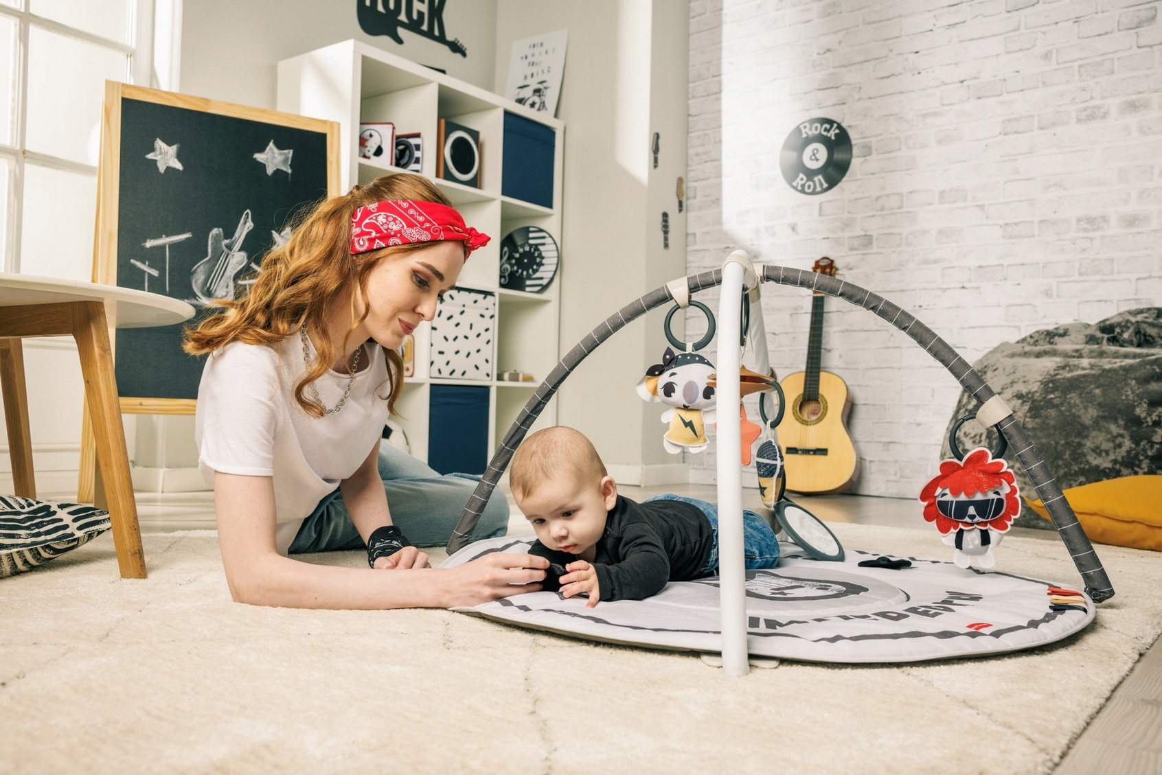 TINY LOVE MATA EDUKACYJNA DO ĆWICZEŃ Z PAŁĄKAMI DLA DZIECI TINY ROCKERS