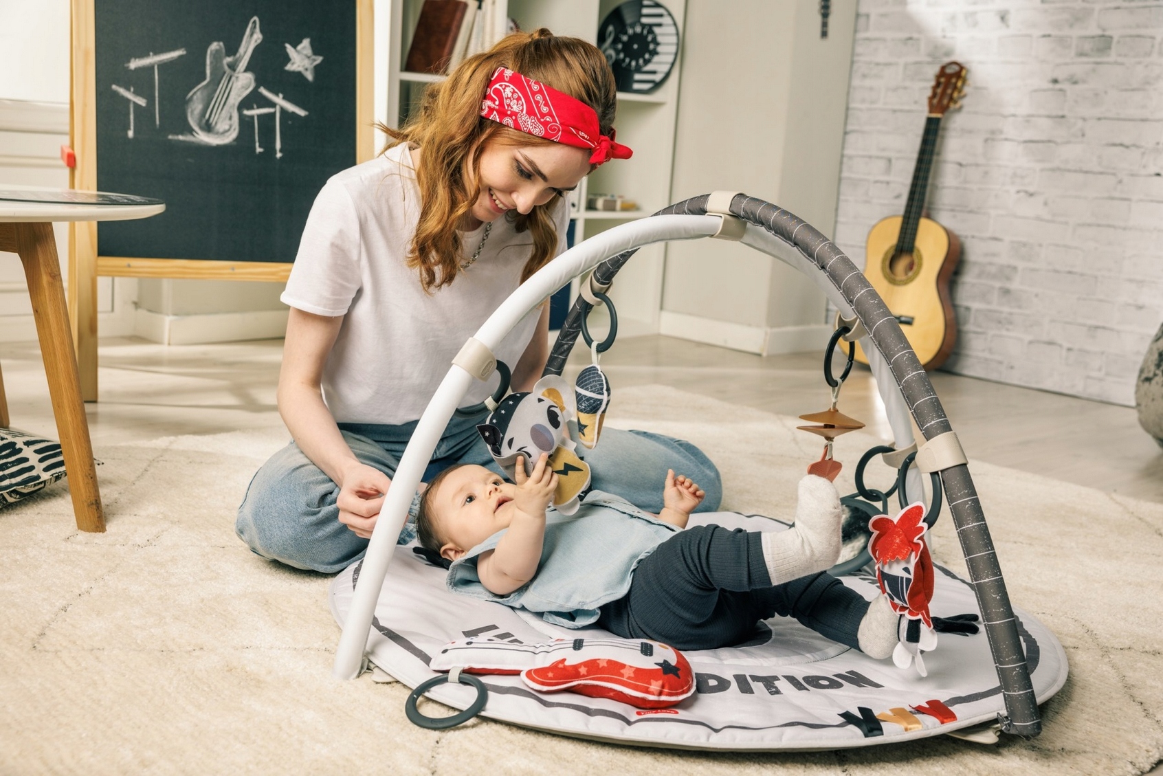 TINY LOVE MATA EDUKACYJNA DO ĆWICZEŃ Z PAŁĄKAMI DLA DZIECI TINY ROCKERS