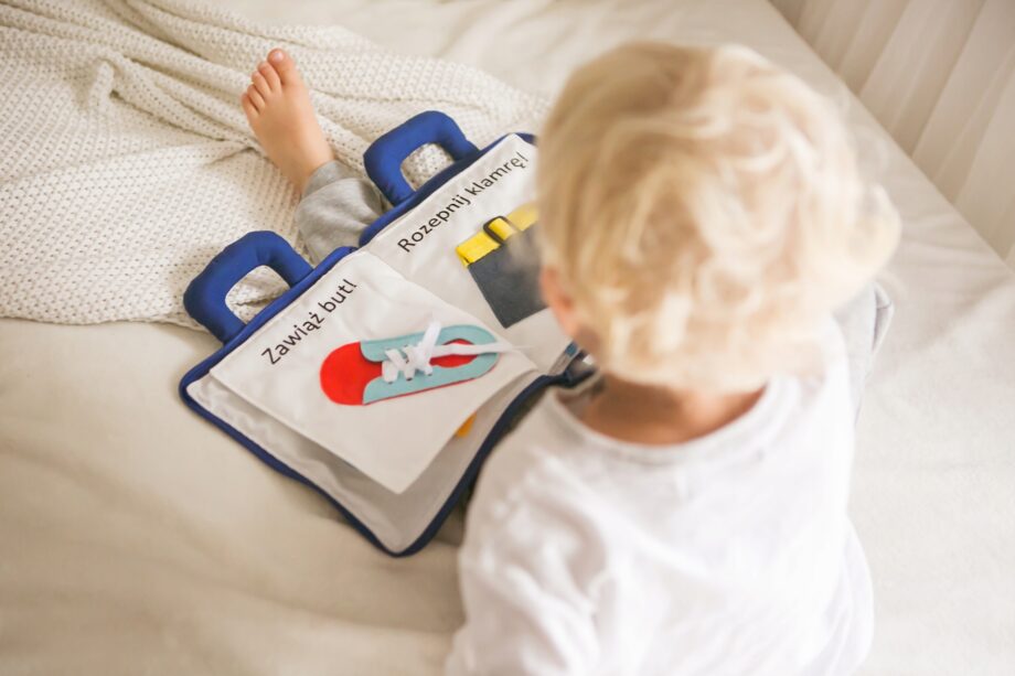 JOLLY BABY KSIĄŻKA KSIĄŻECZKA MALUCHA SENSORYCZNA RUCHOME ELEMENTY 10M+