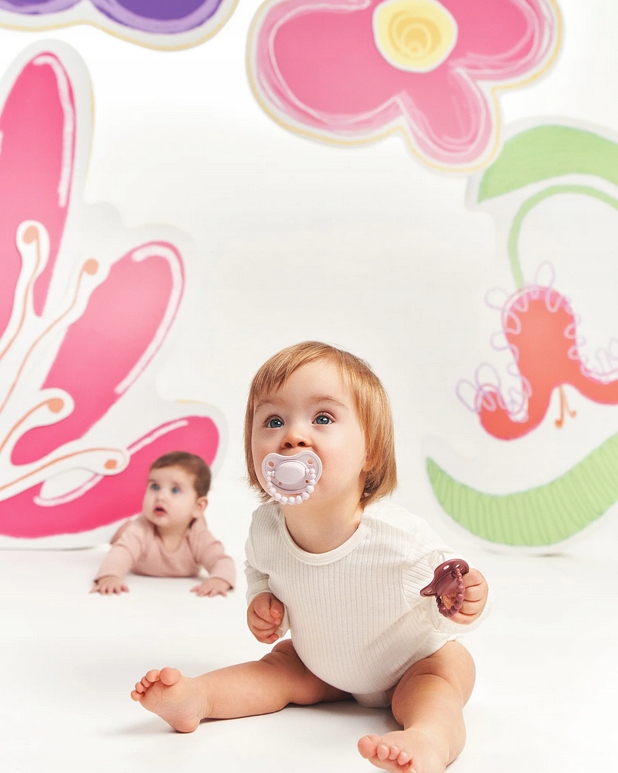 LUU KIDS SMOCZEK SILIKONOWY POZYCJONUJACY 3-6 BLUEBERRY SHAKE