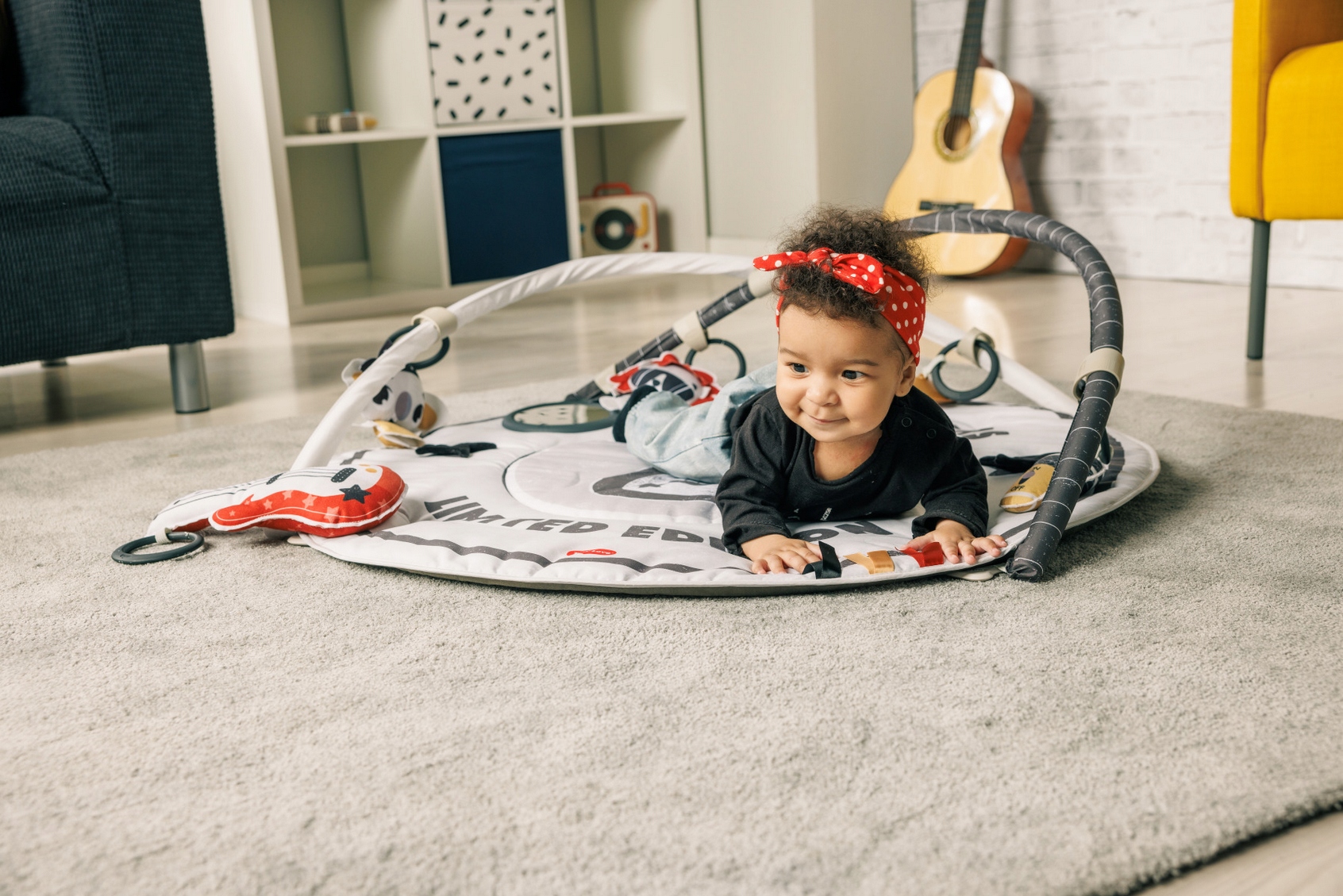 TINY LOVE MATA EDUKACYJNA DO ĆWICZEŃ Z PAŁĄKAMI DLA DZIECI TINY ROCKERS