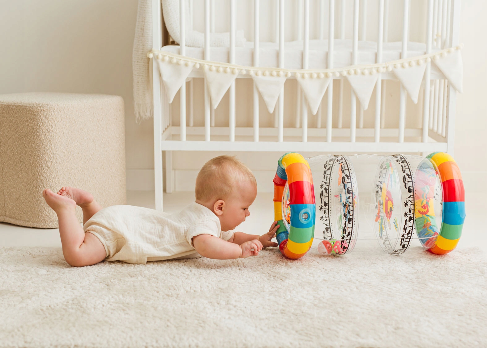 TULIFUN DMUCHANY ROLER DO NAUKI RACZKOWANIA 44CM GRZECHOCZĄCE PIŁECZKI