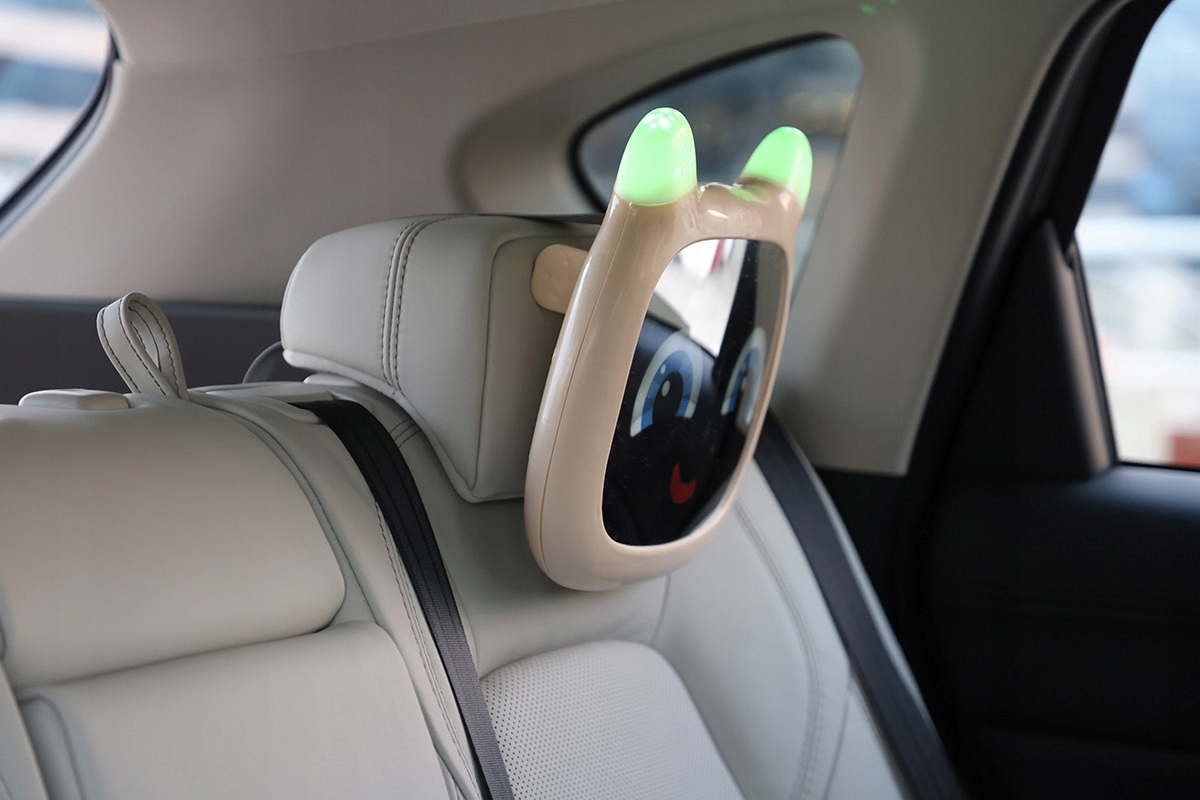 BENBAT LUSTERKO AKTYWNE OLY DO SAMOCHODU MELODIE EFEKTY DŹWIĘKOWE BEŻOWE