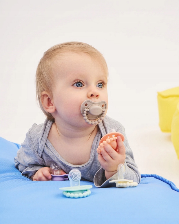 LUU KIDS SMOCZEK SILIKONOWY POZYCJONUJACY 3-6 SAND STORM