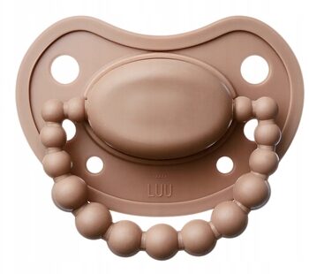 LUU KIDS SMOCZEK SILIKONOWY POZYCJONUJACY 6M+ MILK HAZELNUT