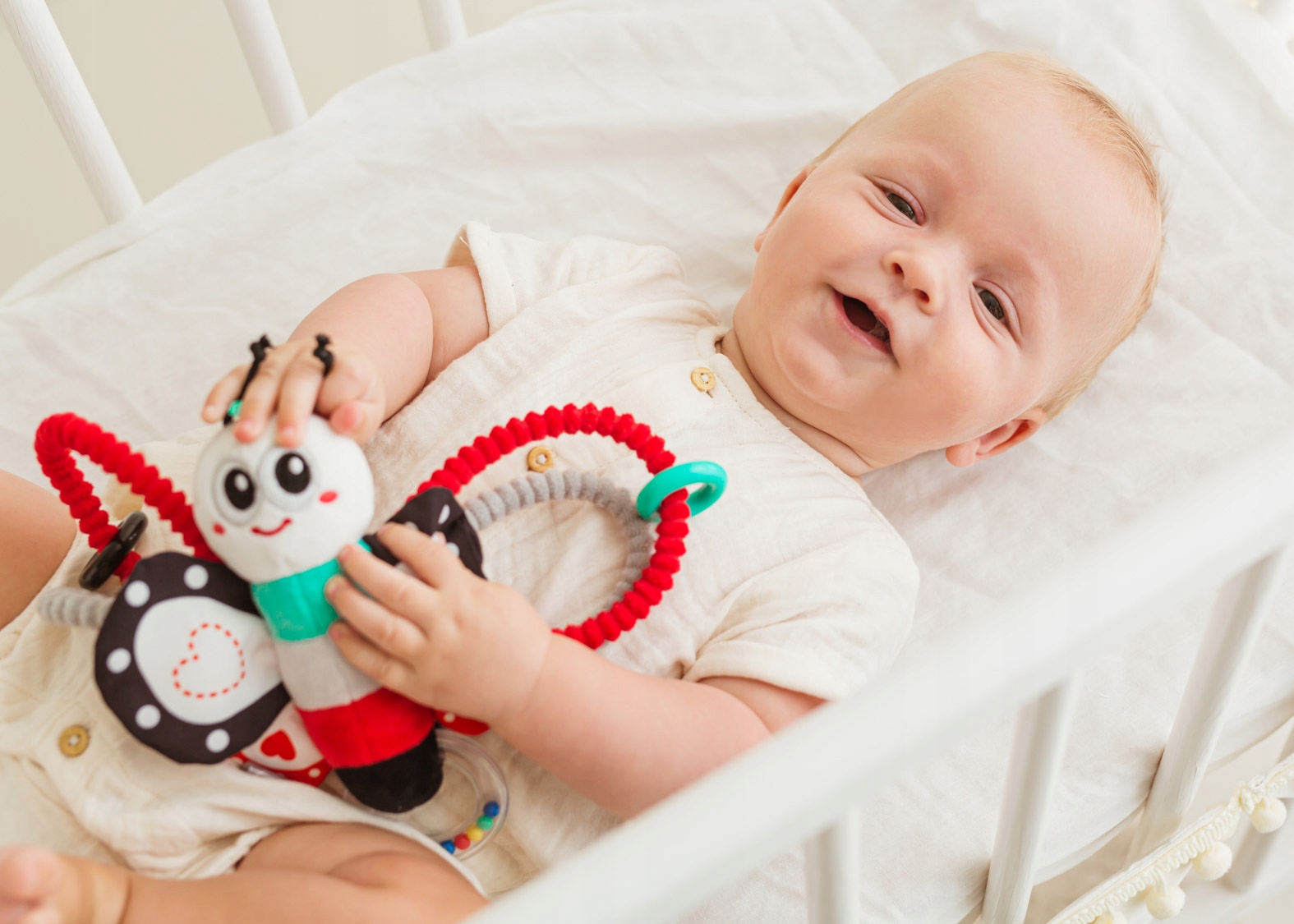 BALIBAZOO GRZECHOTKA MOTYL ANTEK DZWONECZEK ZRÓŹNICOWANE MATERIAŁY 0M+