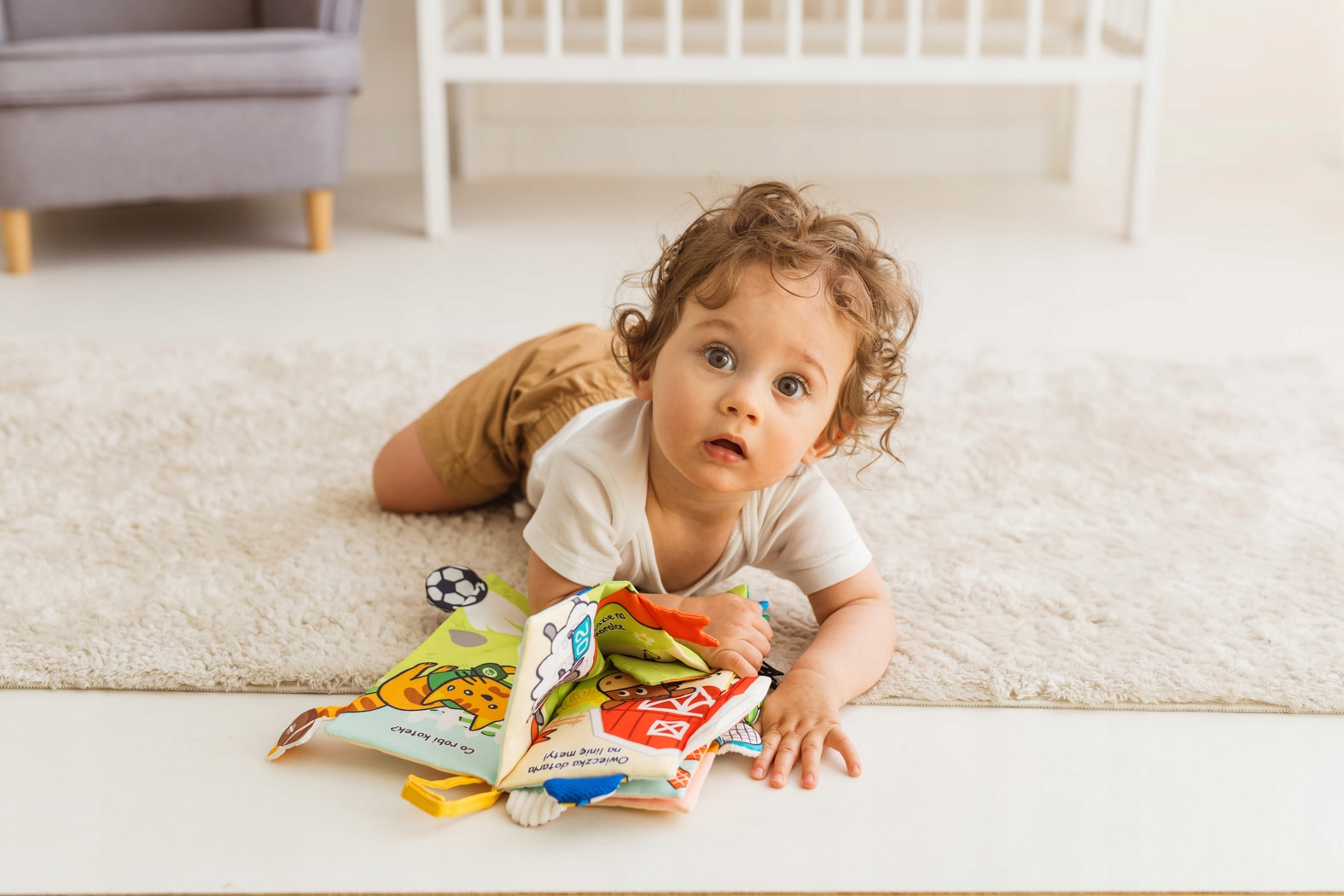 JOLLY BABY KSIĄŻKA KSIĄŻECZKA SENSORYCZNA ZABAWA NA FARMIE 0M+
