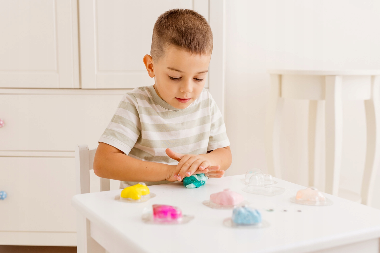 DUMEL ZESTAW KREATYWNY SENSORY KOLOROWE POTWORKI 4+