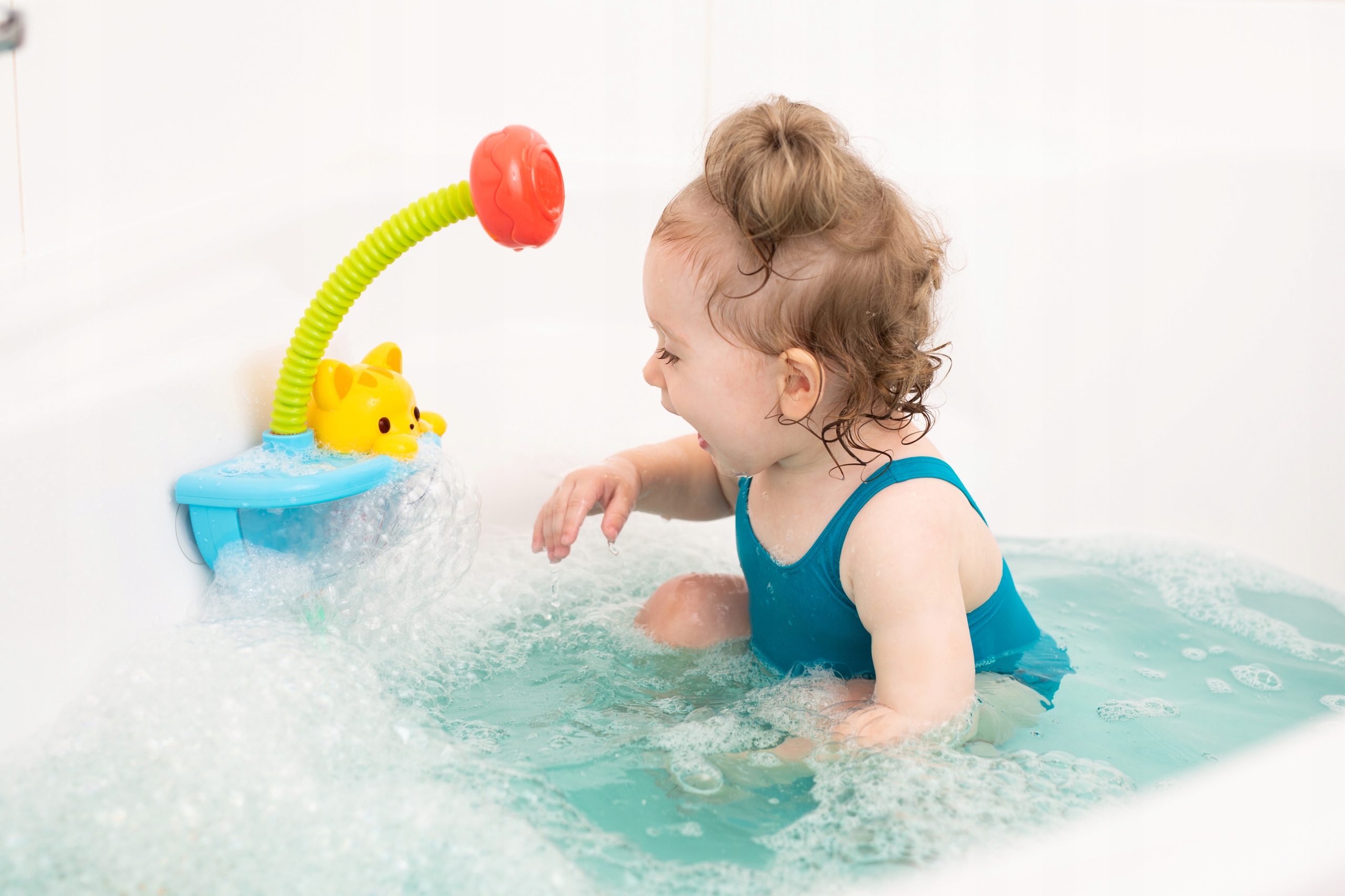 DUMEL ZABAWKA DO KĄPIELI KOTEK W KĄPIELI SPIENIONA ZABAWA