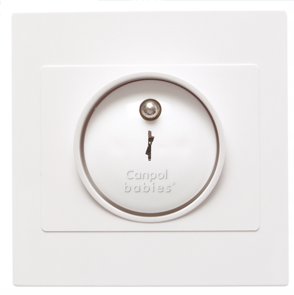 CANPOL ZABEZPIECZENIE GNIAZDEK STANDARDOWYCH I Z BOLCEM 4 SZT